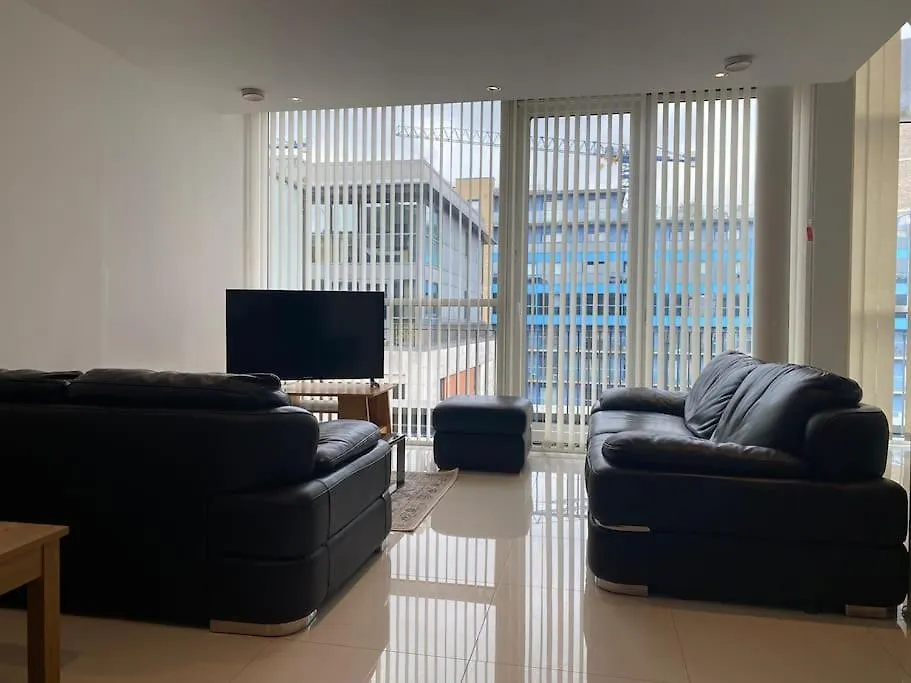Luxury 3 Bed Apartment Londýn Velká Británie