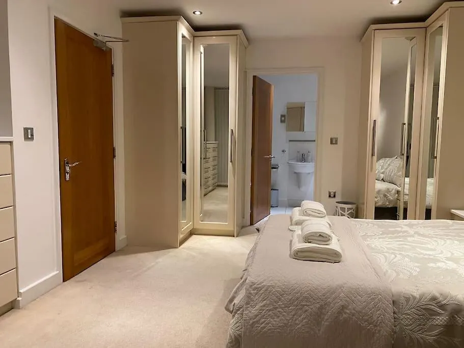 Luxury 3 Bed Apartment Londýn Velká Británie