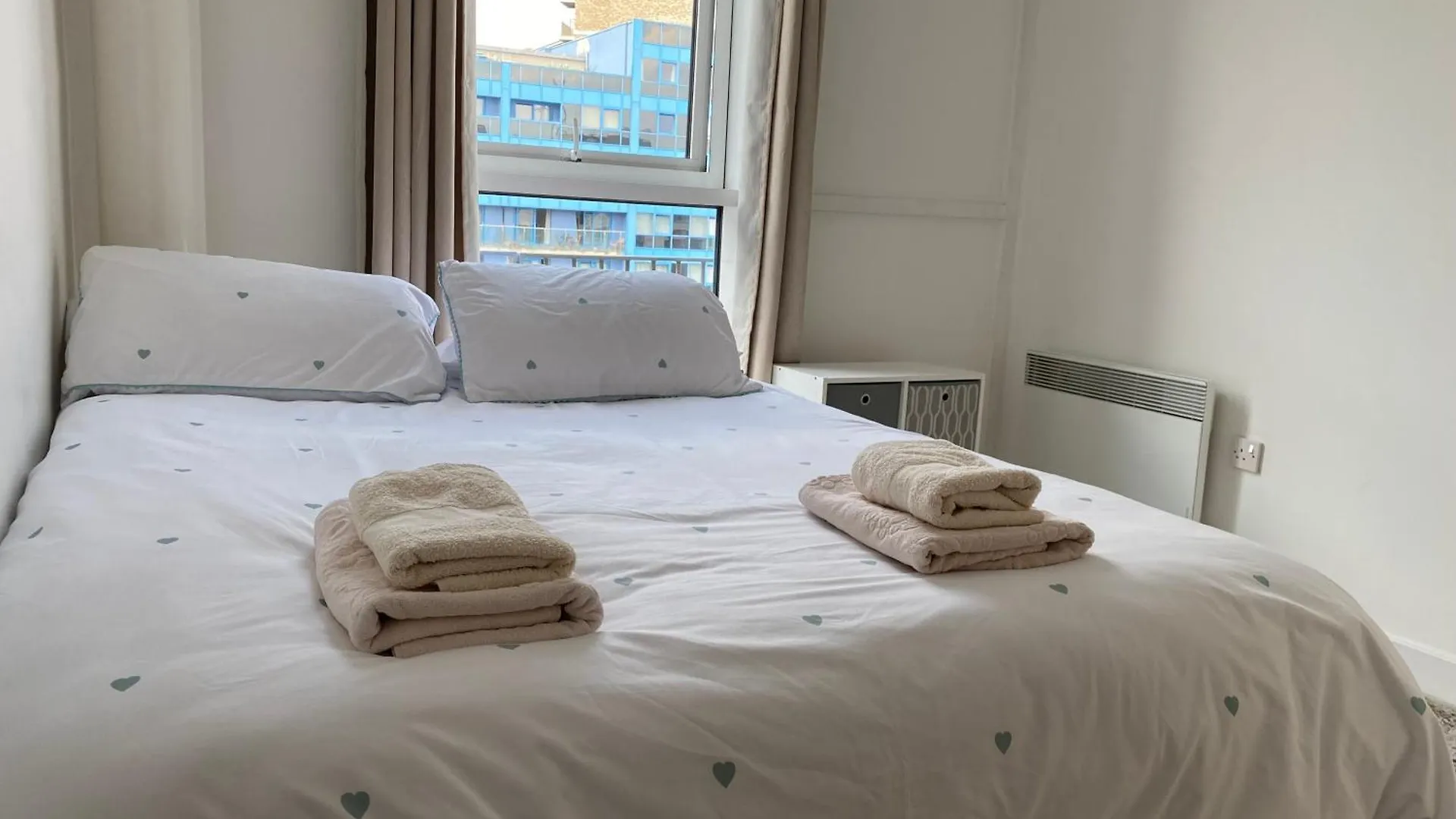 Luxury 3 Bed Apartment London
