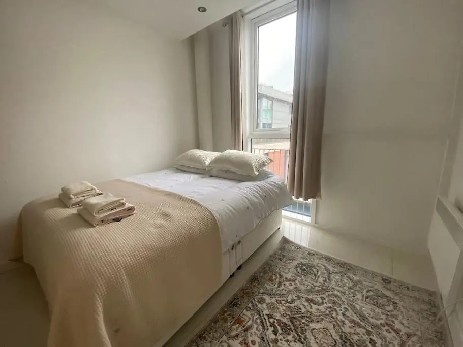 Luxury 3 Bed Apartment London 0*,  United Kingdom